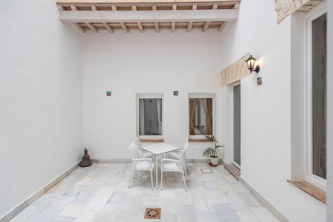 Palacio La Cruz Bajo C Эль-Пуэрто-де-Санта-Мария Экстерьер фото